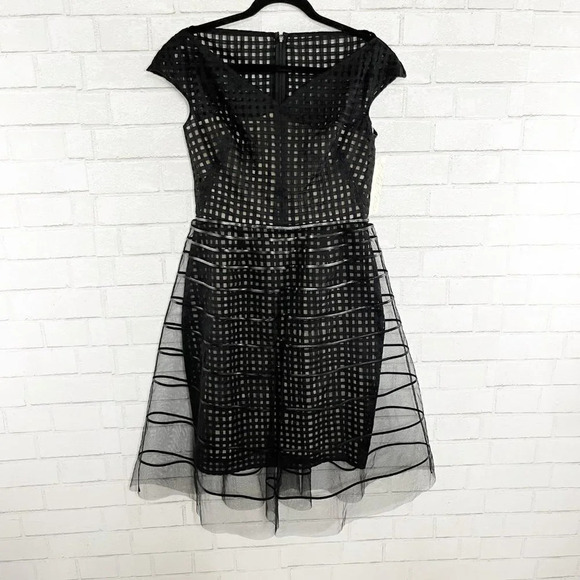 Lela Rose Black Embroidered Dress with Striped Tulle Overlay Women's Size 8 NWT - Picture 1 of 10